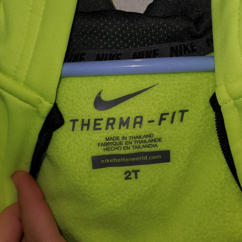 Nike Therma Fit toddler zip up sweatshirt. Size 2T.‎ Very gently worn.